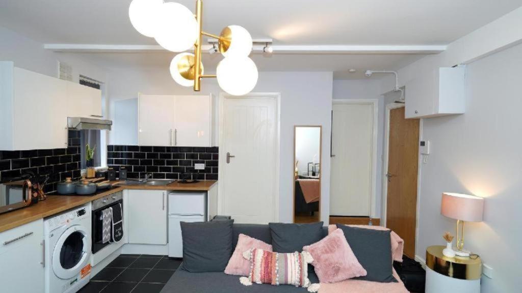 Beautiful Apartment In Sussex Gardens 런던 외부 사진